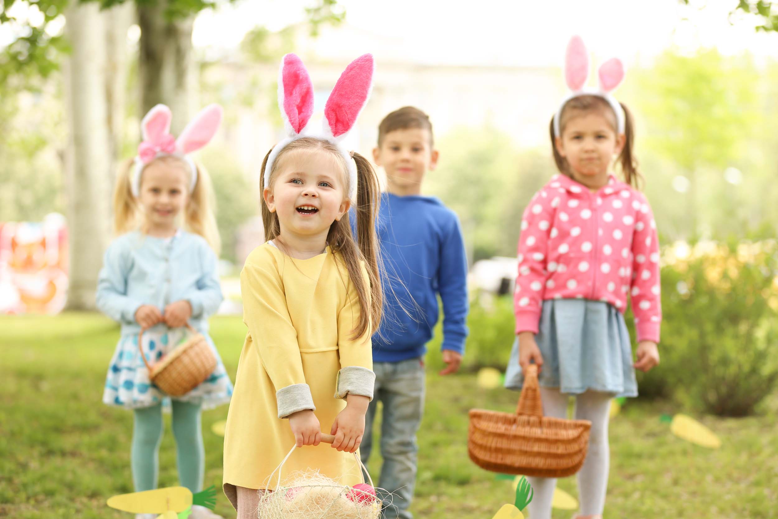 Children,Having,Fun,In,Park.,Easter,Egg,Hunt,Concept