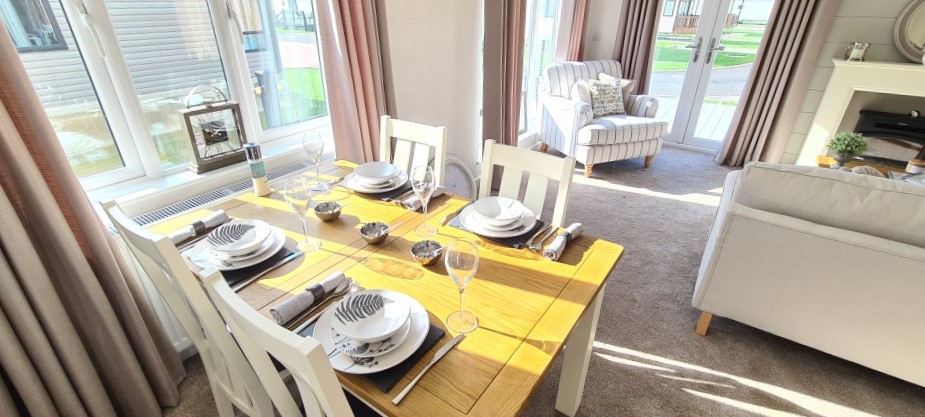 Holiday Homes For Sale At Seal Bay Resort - Prestige Burleigh - Dining Area